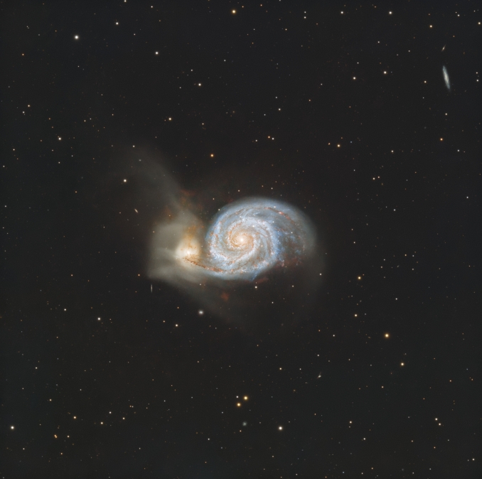 M51, conosciuta anche come la Galassia Vortice, è una galassia a spirale situata a circa 23 milioni di anni luce dalla Terra, nella costellazione dei Cani da Caccia. È famosa per la sua struttura a spirale ben definita e per la sua interazione con una galassia più piccola, NGC 5195 - Copyright: Frederic Lamagat