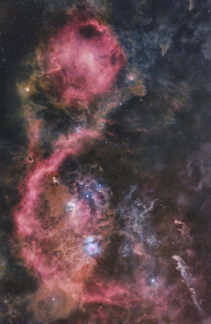 Questa straordinario mosaico ci regala una visione di Orione nella sua interezza, sfavillante di colore. - Copyright: Bernard & Philippe Bernhard